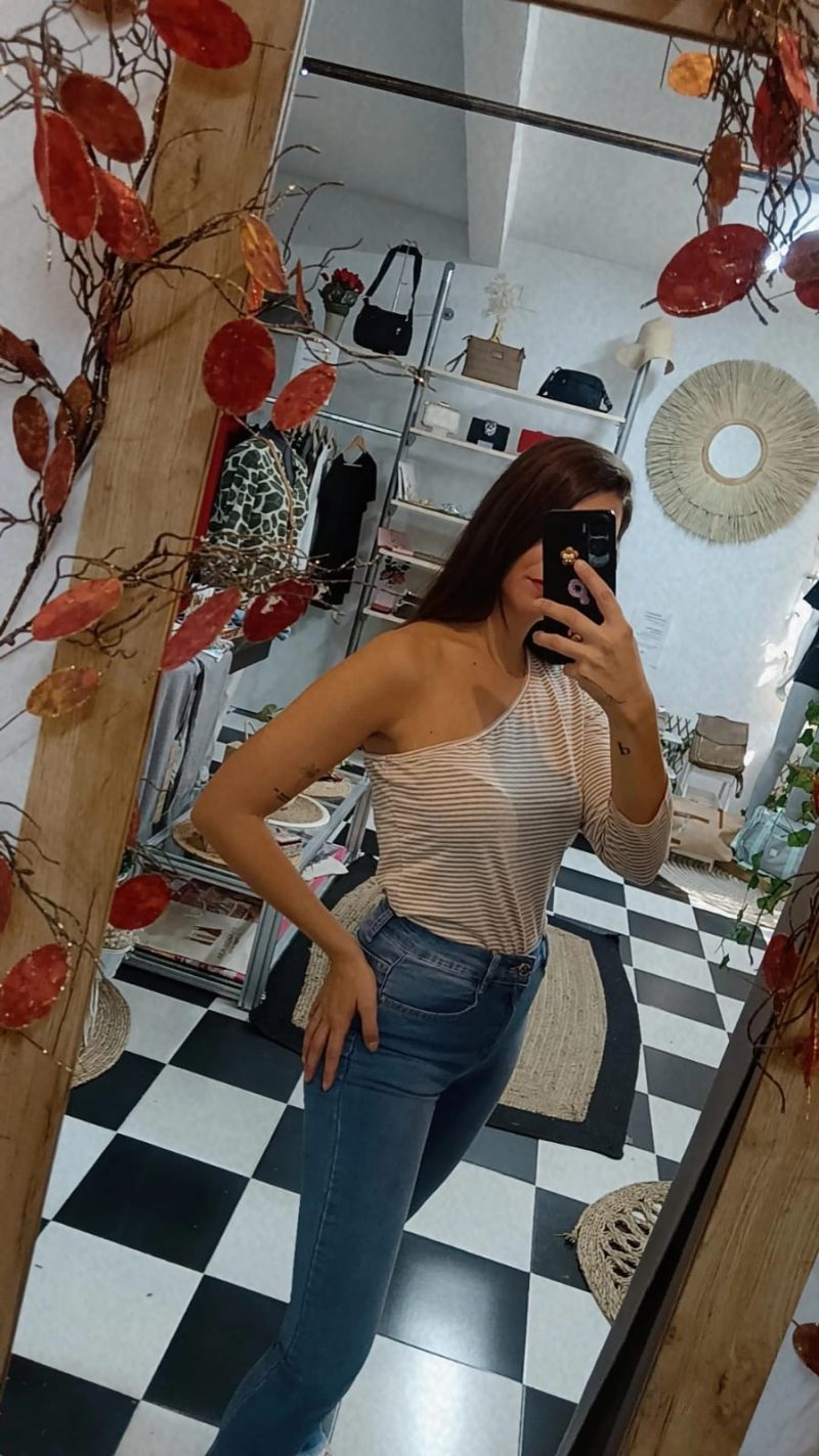 CAMISETA RAYAS ASIMÉTRICA